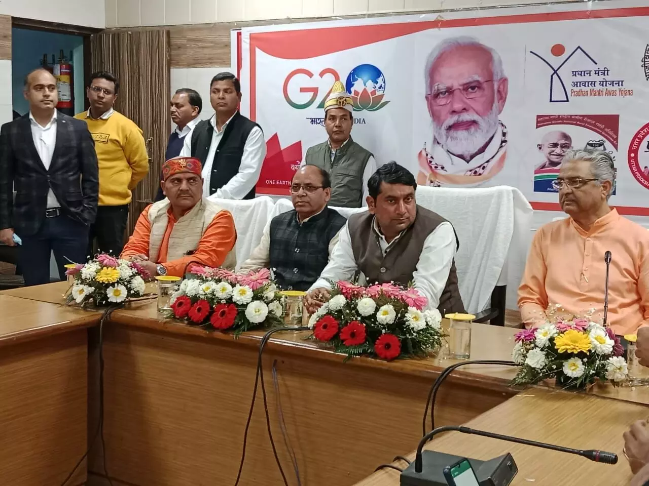 विद्युत मीटर का किसानों पर दबाव नहींः सोमेन्द्र तोमर विद्युत मीटर का किसानों पर दबाव नहींः सोमेन्द्र तोमर