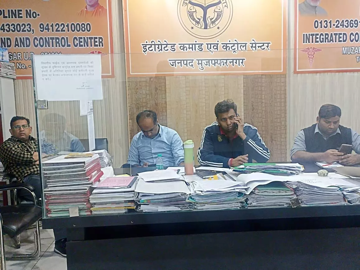 MUZAFFARNAGAR----प्रशासन के रतजगे का कमाल, शहर-गांव में बिजली बहाल MUZAFFARNAGAR----प्रशासन के रतजगे का कमाल, शहर-गांव में बिजली बहाल