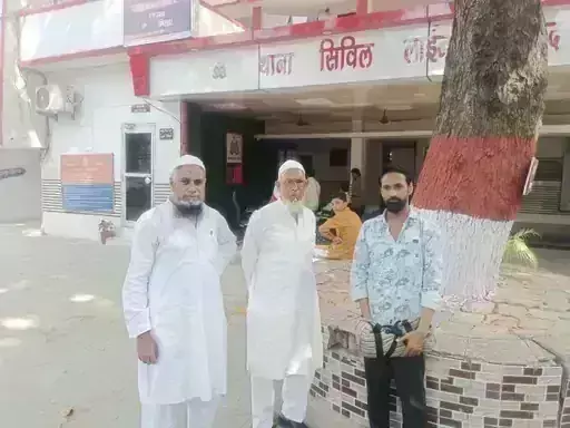 मुजफ्फरनगर...बिजनौर के दुकानदार का बैग-काटकर चोरों ने 4 लाख उड़ाए मुजफ्फरनगर...बिजनौर के दुकानदार का बैग-काटकर चोरों ने 4 लाख उड़ाए