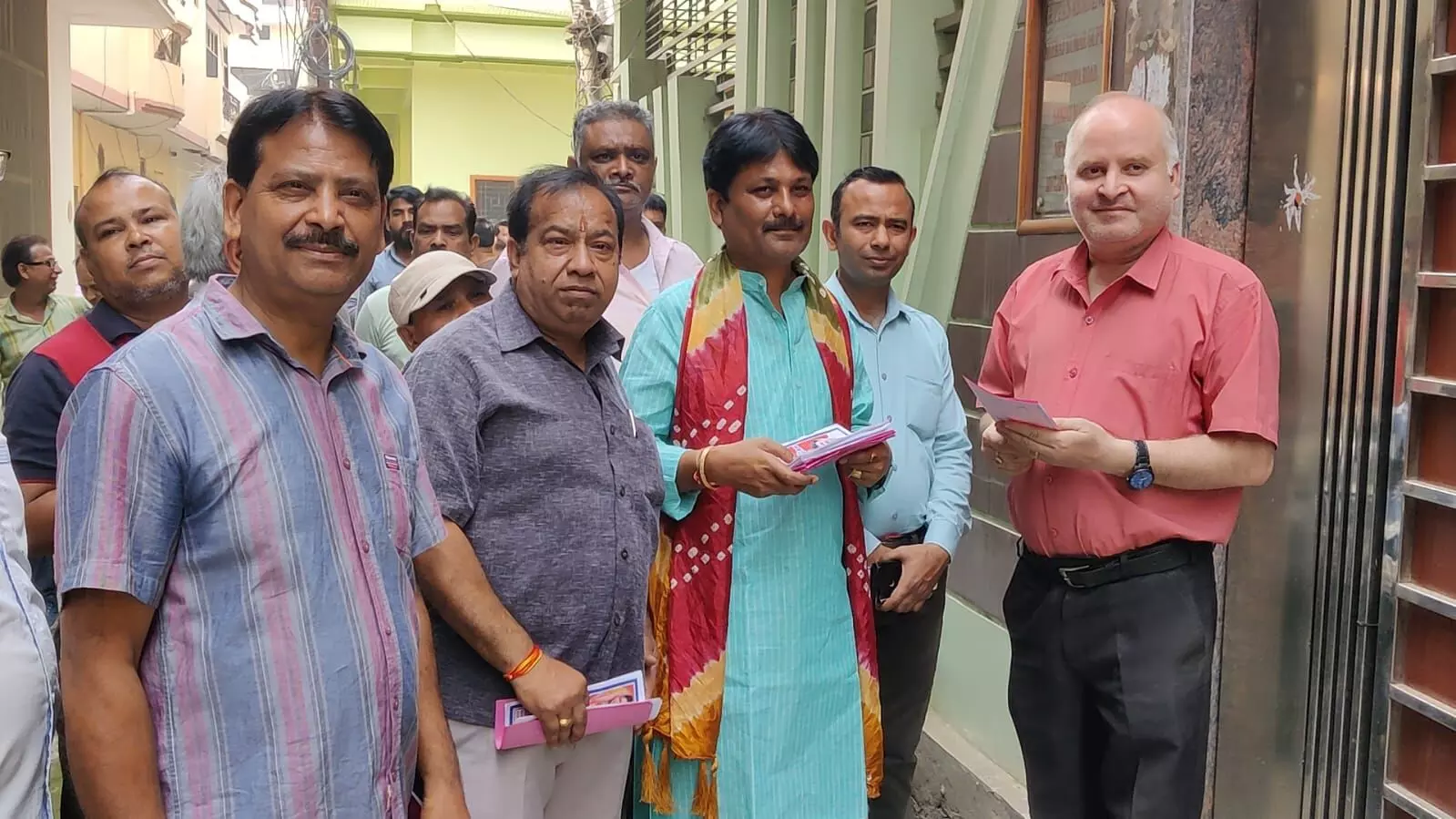 लोगों ने विकल्प को बताया विकास पुरुष, कहा-सीमा को जितायेंगे लोगों ने विकल्प को बताया विकास पुरुष, कहा-सीमा को जितायेंगे