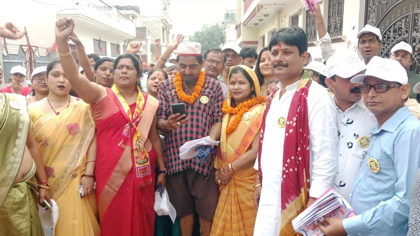 विकल्प जैन के साथ शेखचिल्ली ने वार्ड 33 में मांगे वोट विकल्प जैन के साथ शेखचिल्ली ने वार्ड 33 में मांगे वोट