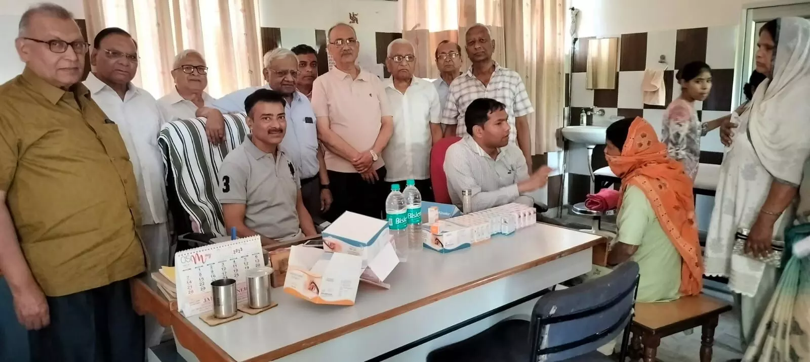 जैन मित्र मंडल ने आयोजित किया निःशुल्क नेत्र चिकित्सा शिविर