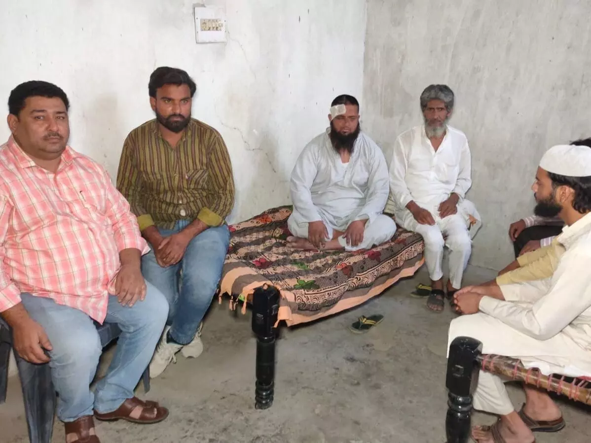 घर से गायब मंदबुद्धि को बेरहमी से पीटा घर से गायब मंदबुद्धि को बेरहमी से पीटा