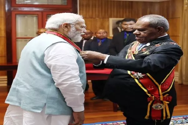 भारतीय पीएम नरेंद्र मोदी को फिजी-पापुआ न्यू गिनी का सर्वोच्च सम्मान मिला, वैश्विक नेतृत्व के लिए हुए सम्मानित भारतीय पीएम नरेंद्र मोदी को फिजी-पापुआ न्यू गिनी का सर्वोच्च सम्मान मिला, वैश्विक नेतृत्व के लिए हुए सम्मानित
