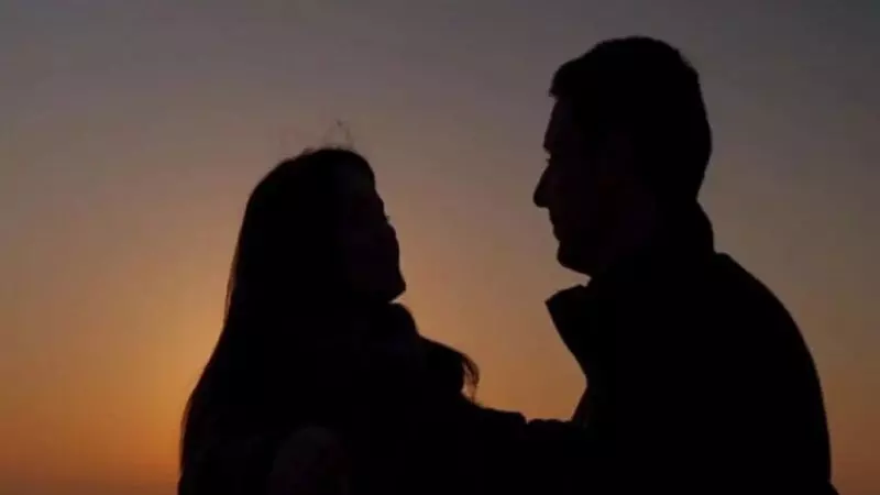 सास बनी बेटी की सौतन, दामाद संग लिव इन में रहने की जिद पर अड़ी सास बनी बेटी की सौतन, दामाद संग लिव इन में रहने की जिद पर अड़ी