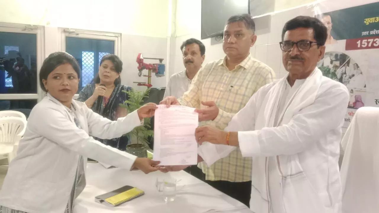 वीरपाल निर्वाल ने 23 एएनएम को सौंपे नियुक्ति पत्र वीरपाल निर्वाल ने 23 एएनएम को सौंपे नियुक्ति पत्र