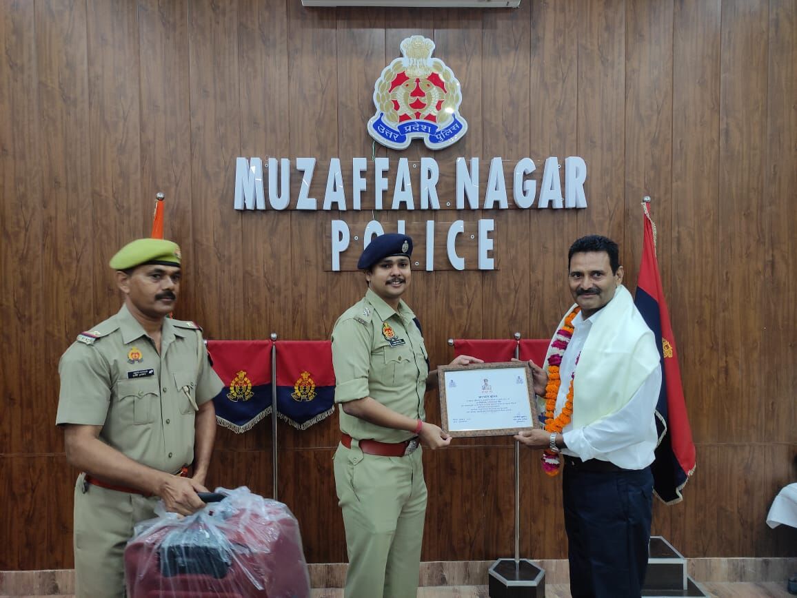 आईपीएस आयुष विक्रम ने दी आठ पुलिसकर्मियों को भावपूर्ण विदाई