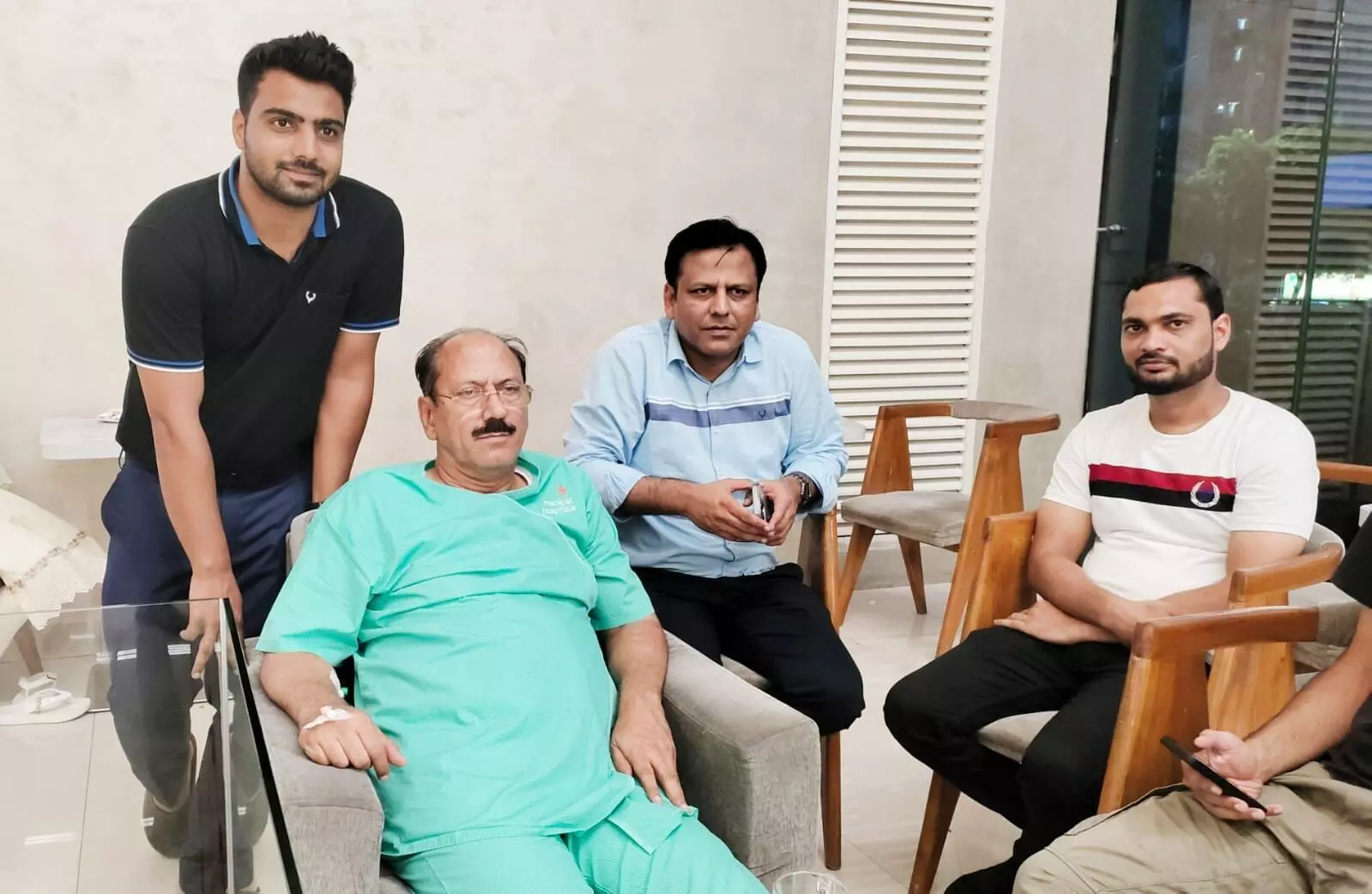 अब दस दिन बाद होगी पूर्व सांसद अमीर आलम की ओपन हार्ट सर्जरी अब दस दिन बाद होगी पूर्व सांसद अमीर आलम की ओपन हार्ट सर्जरी