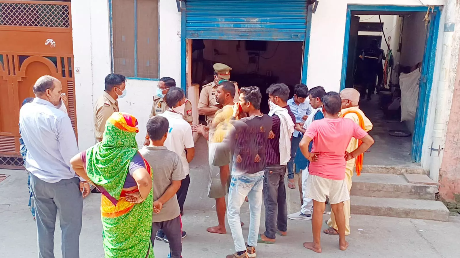 MUZAFFARNAGAR--रामलीला टीला पर बंद मकान में मिला शव MUZAFFARNAGAR--रामलीला टीला पर बंद मकान में मिला शव