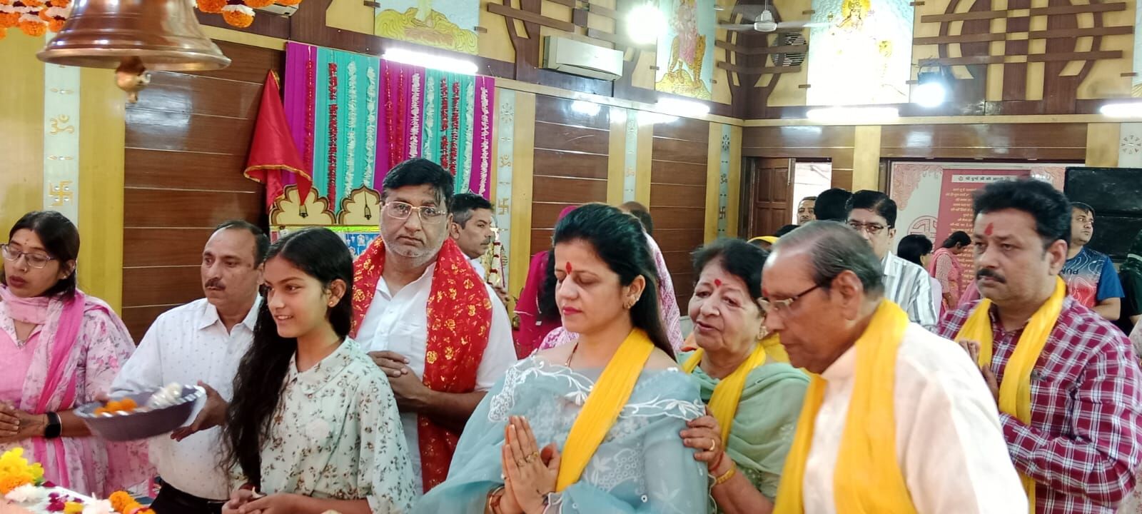 शुभ योग में नवरात्र प्रारम्भ, मंदिरों में गूंजे माता रानी के जयघोष