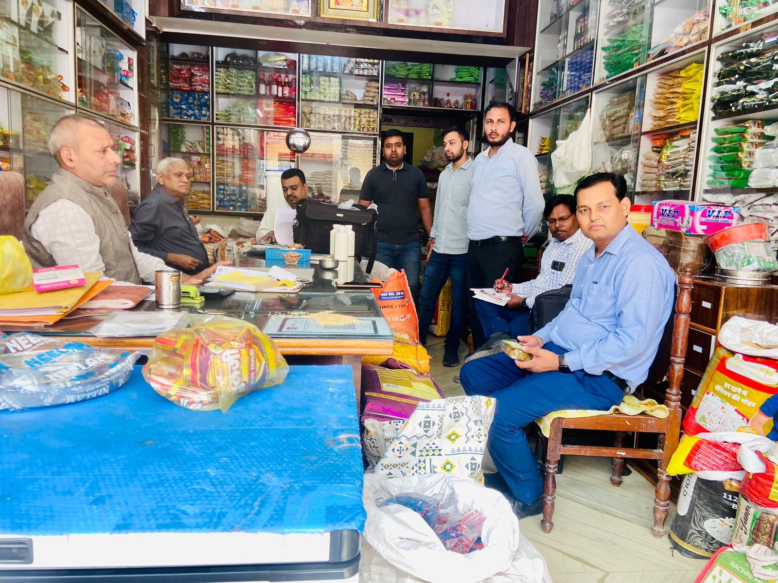 MUZAFFARNAGAR--खाद्य विभाग की टीम का खतौली में छापा, दस संग्रहित