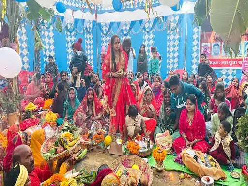 CHATH POOJA--नहाए-खाए के साथ महापर्व छठ का हुआ शुभारंभ CHATH POOJA--नहाए-खाए के साथ महापर्व छठ का हुआ शुभारंभ