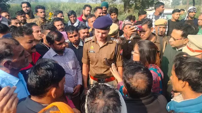 MUZAFFARNAGAR--हाईवे पर बाइक सवार छात्रों को कुचला, एक की मौत MUZAFFARNAGAR--हाईवे पर बाइक सवार छात्रों को कुचला, एक की मौत