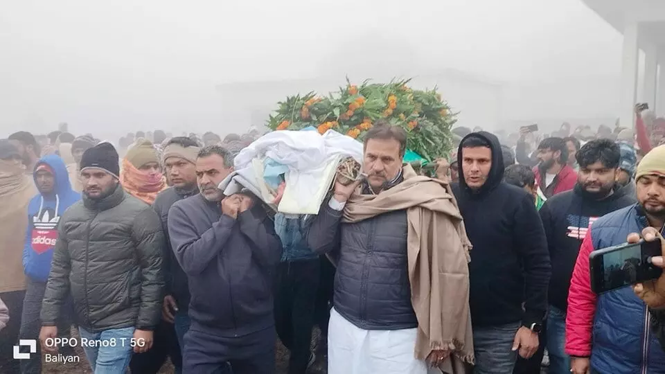 कन्नौज में शहीद सिपाही सचिन की शहादत पर रोया पूरा गांव कन्नौज में शहीद सिपाही सचिन की शहादत पर रोया पूरा गांव