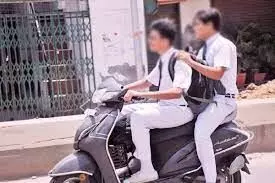 नाबालिग के दो-चार पहिया वाहन चलाने पर प्रतिबंध, तीन साल की होगी सजा, 25 हजार रुपए का जुर्माना नाबालिग के दो-चार पहिया वाहन चलाने पर प्रतिबंध, तीन साल की होगी सजा, 25 हजार रुपए का जुर्माना