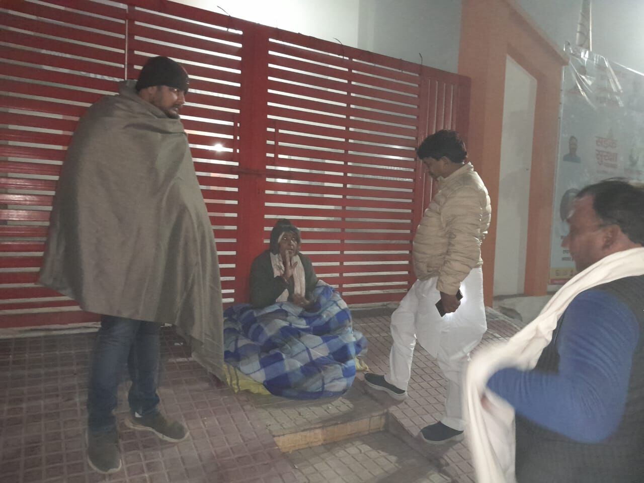 MUZAFFARNAGAR-मंत्री कपिल देव ने देर रात खत्म कराया सुनीता मलिक का धरना