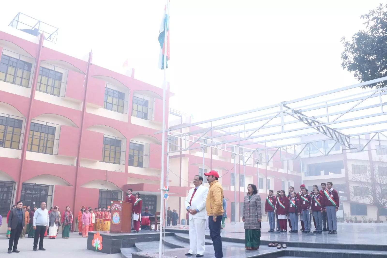 एम.जी. पब्लिक स्कूल में हर्षोल्लास से मना 75वां गणतंत्र दिवस एम.जी. पब्लिक स्कूल में हर्षोल्लास से मना 75वां गणतंत्र दिवस