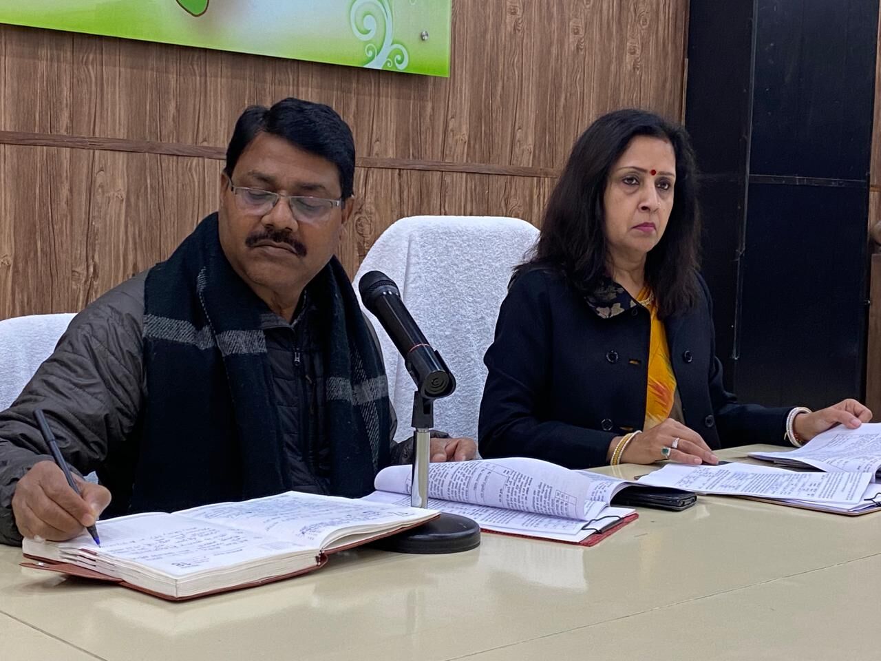 पालिका पकड़ेगी उत्पाती बन्दर, बाद में आयेगा आवारा कुत्तों का नम्बर