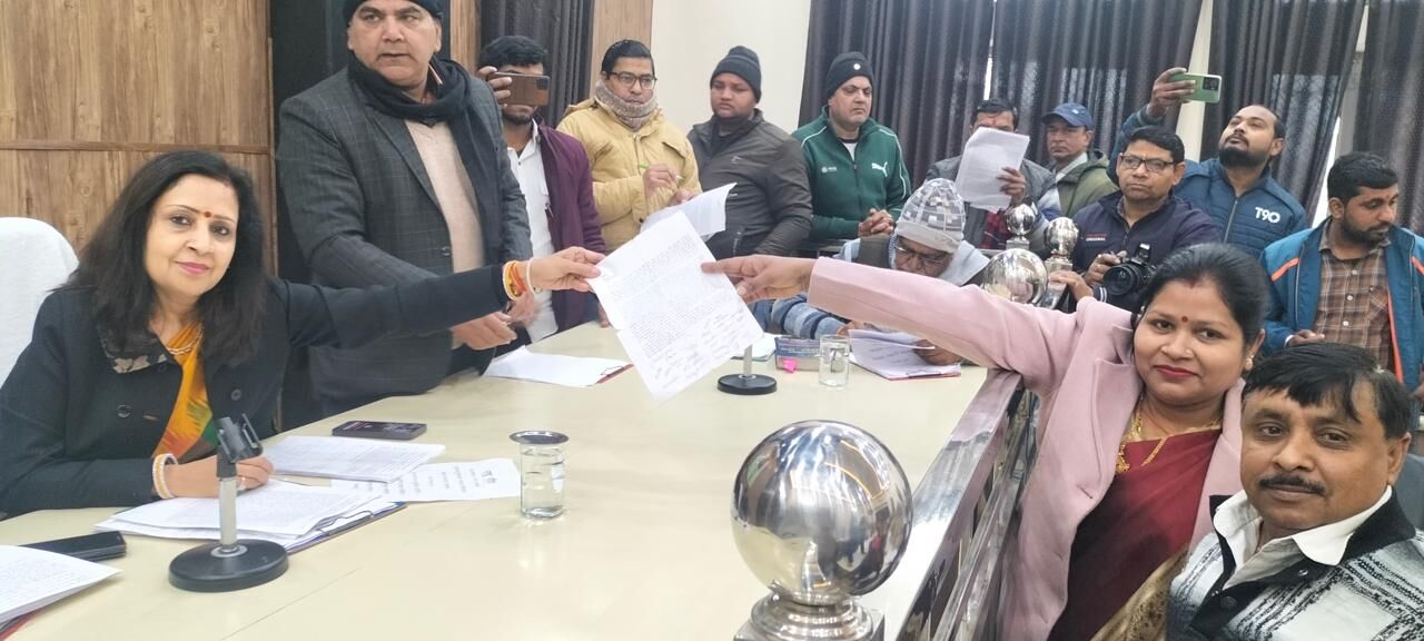 सीमा जैन के प्रस्ताव पर पालिका कन्या विद्यालय की प्रिंसीपल निलम्बित