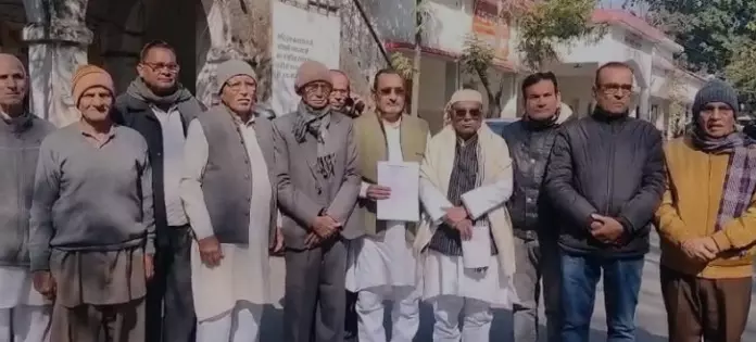वीरेन्द्र वर्मा विचार मंच ने चरण सिंह के लिए मांगा भारत रत्न वीरेन्द्र वर्मा विचार मंच ने चरण सिंह के लिए मांगा भारत रत्न