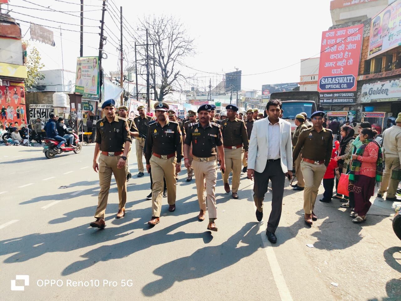 MUZAFFARNAGAR-हल्द्वानी उपद्रव पर अलर्ट, डीआईजी ने किया फ्लैग मार्च