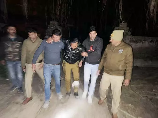 मुठभेड़-गो तस्करों को पुलिस ने टोका तो सिपाही को मार दी गोली मुठभेड़-गो तस्करों को पुलिस ने टोका तो सिपाही को मार दी गोली