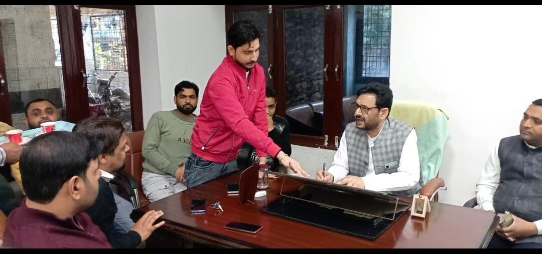 खतौली चेयरमैन शाहनवाज को राहत, संभाला चार्ज