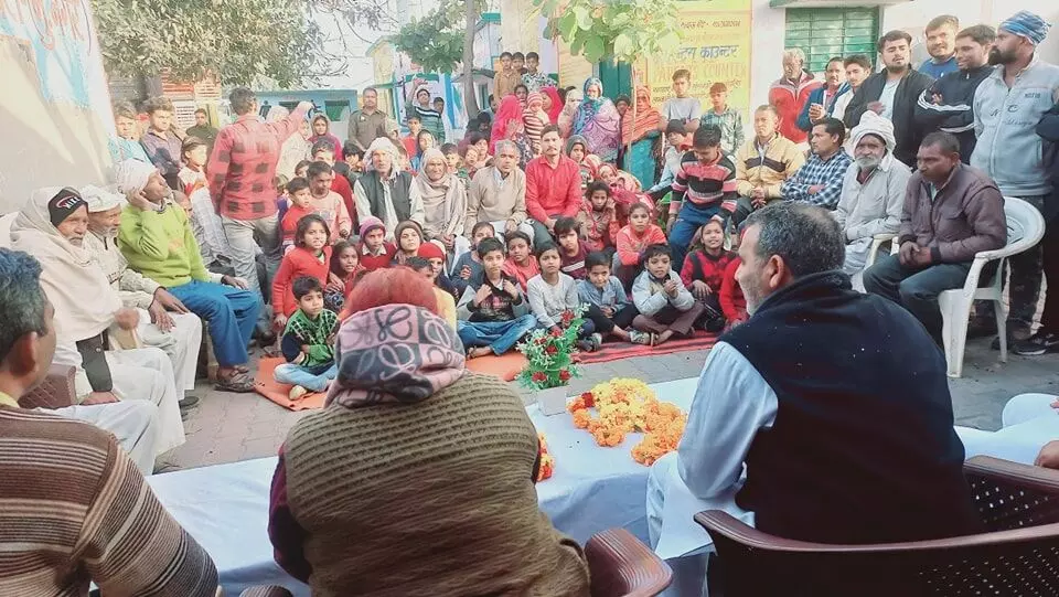 MISSION 2024-जहां अजित से हारे, वहां दिल जीत रहे मंत्री संजीव बालियान MISSION 2024-जहां अजित से हारे, वहां दिल जीत रहे मंत्री संजीव बालियान