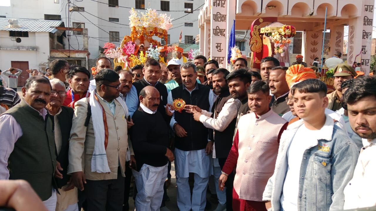 धूमधाम से मना संत रविदास का जन्मोत्सव, शोभायात्रा में उमड़ी अनुयायियों की भीड़