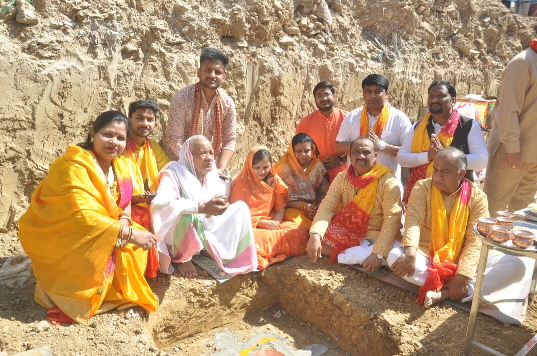 जैन पंचायती मंदिर मुनीम कालोनी में मानस्तंभ भूमि पूजन महामहोत्सव शुरू