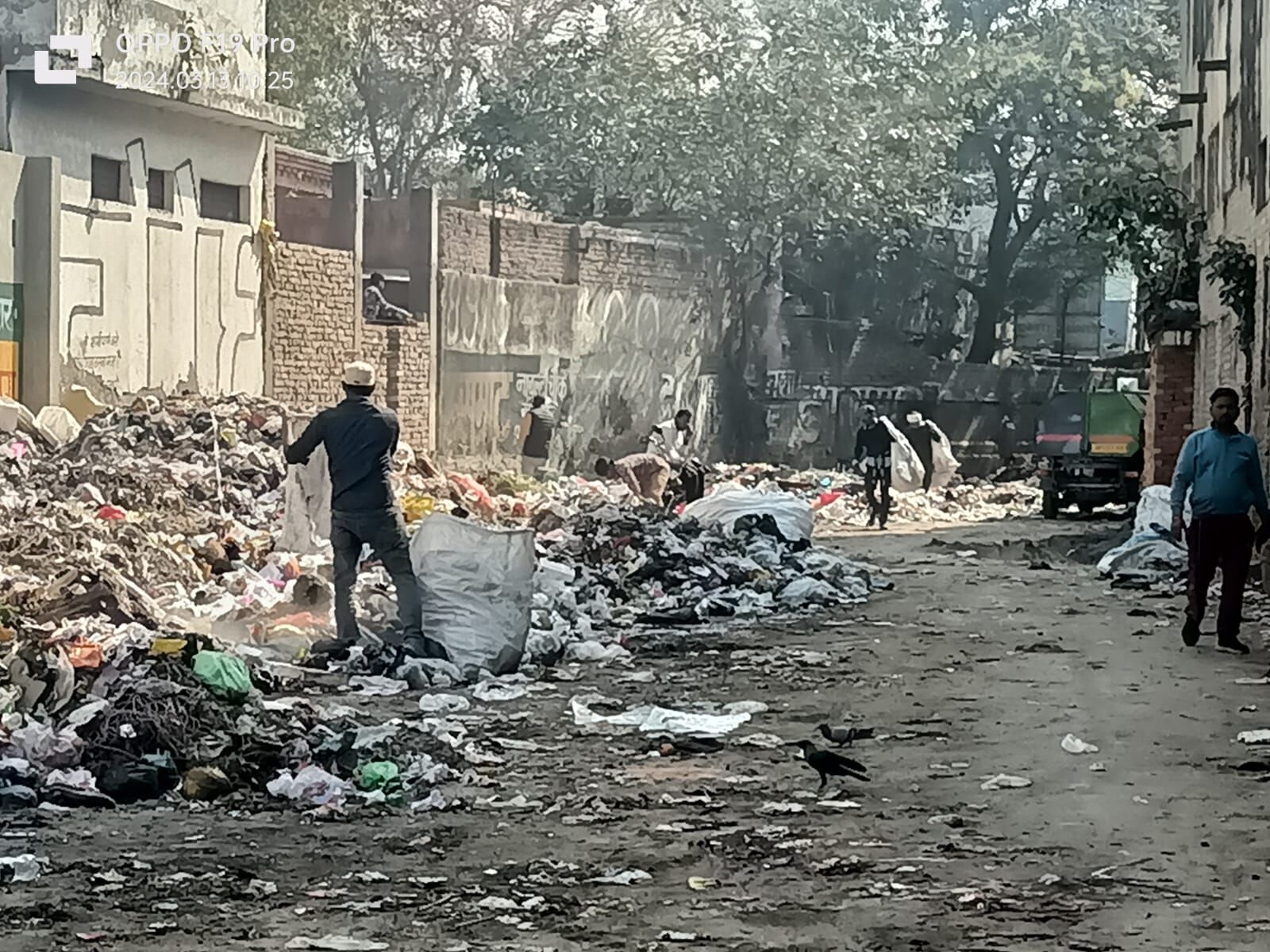 MUZAFFARNAGAR-कूड़े से कमाई में लगी कंपनी, दे दिया ठेका