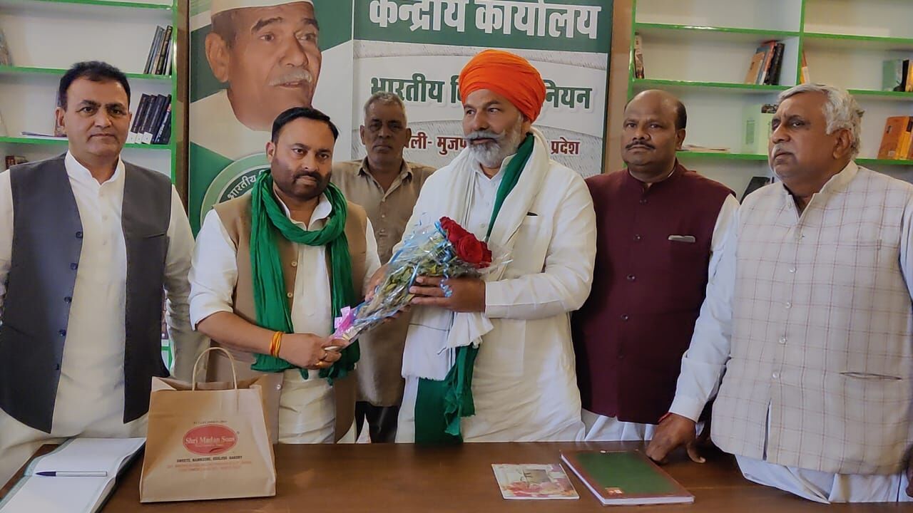 सिसौली पहुंचकर राकेश टिकैत से मिले कैबिनेट मंत्री अनिल कुमार