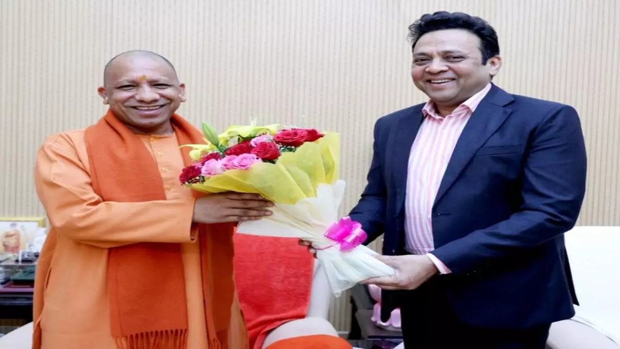केंद्रीय चुनाव आयोग ने मुख्यमंत्री योगी आदित्यनाथ के प्रमुख सचिव संजय प्रसाद को हटाने का निर्देश जारी किया केंद्रीय चुनाव आयोग ने मुख्यमंत्री योगी आदित्यनाथ के प्रमुख सचिव संजय प्रसाद को हटाने का निर्देश जारी किया