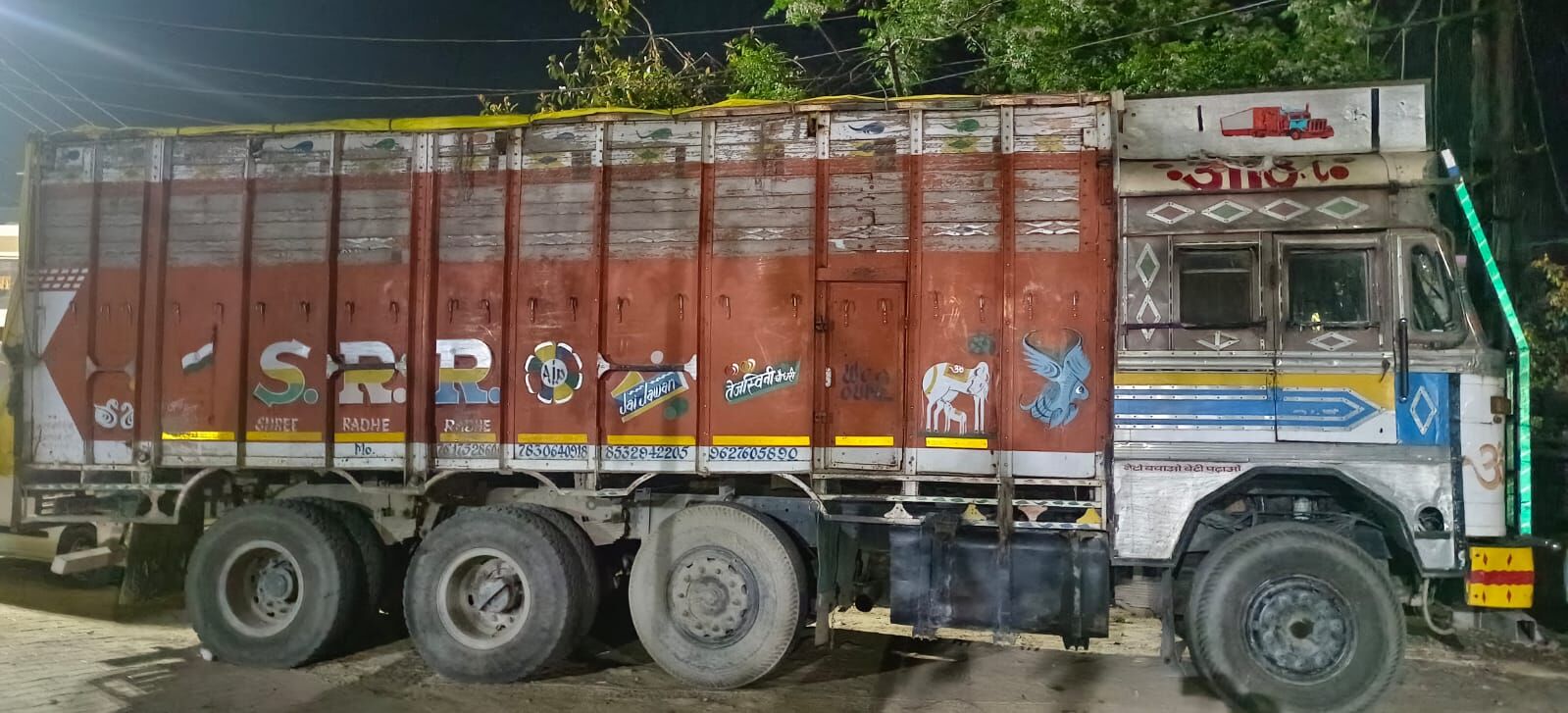 MUZAFFARNAGAR-अवैध खनन में पकड़े ओवरलोड ट्रक-डम्पर, 5.68 लाख का जुर्माना लगा