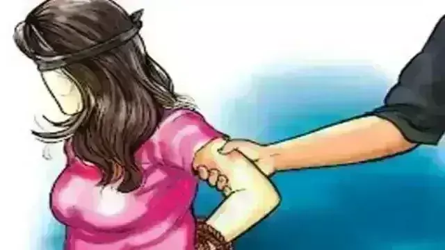 MUZAFFARNAGAR-शौचालय से निकली महिला को खींचा, कर डाली अश्लील हरकत