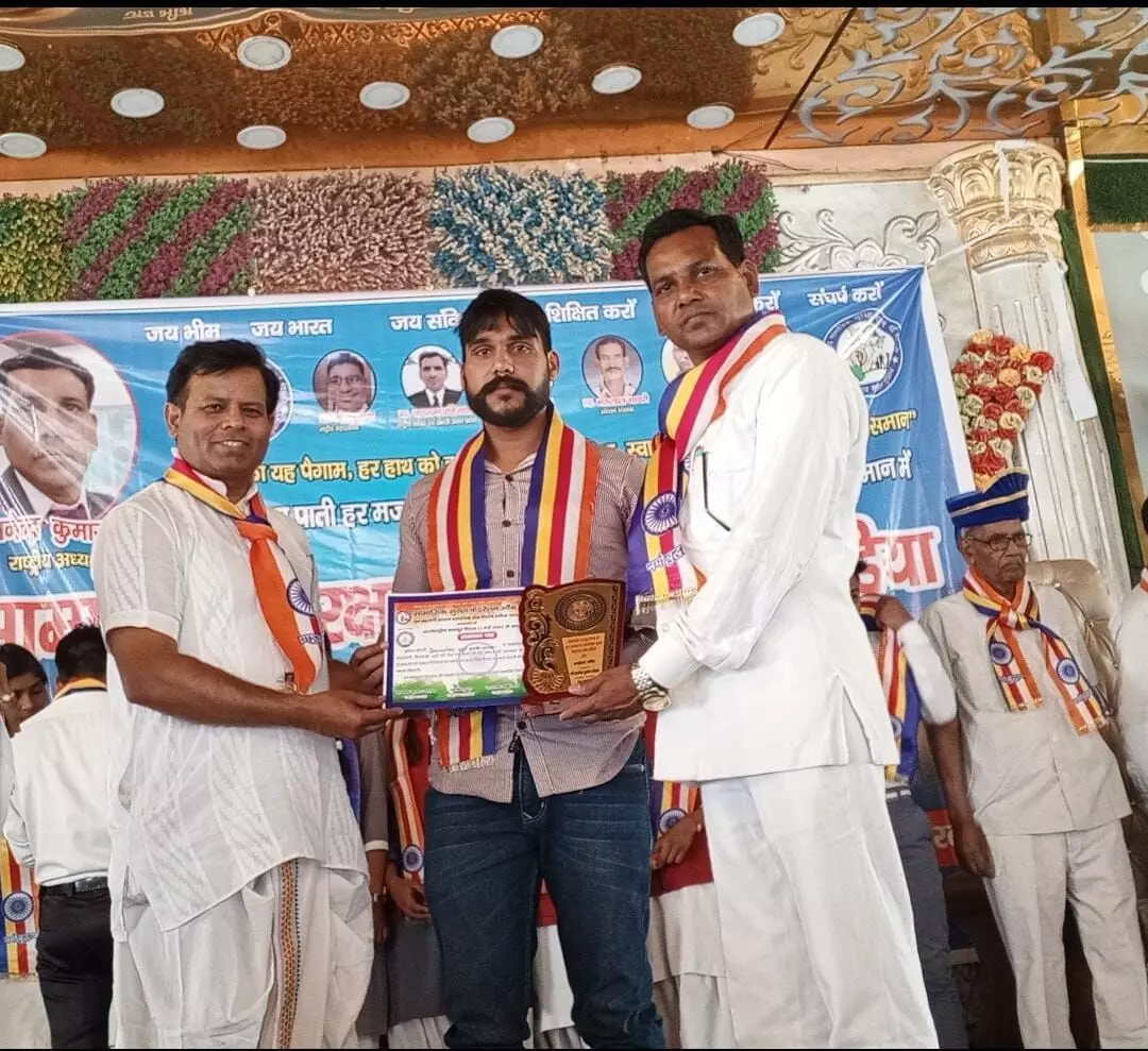 अंतर्राष्ट्रीय गोल्ड मेडलिस्ट अजय कुमार को सामाजिक सुरक्षा फेडरेशन ऑफ इंडिया द्वारा किया गया सम्मानित अंतर्राष्ट्रीय गोल्ड मेडलिस्ट अजय कुमार को सामाजिक सुरक्षा फेडरेशन ऑफ इंडिया द्वारा किया गया सम्मानित
