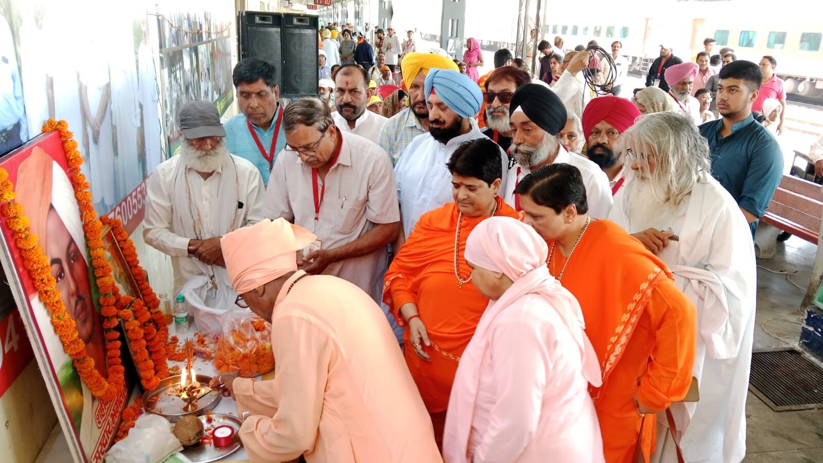 MUZAFFARNAGAR-रेलवे स्टेशन पर शुरू हुई शहीद भगत सिंह एकता मंच की जल सेवा