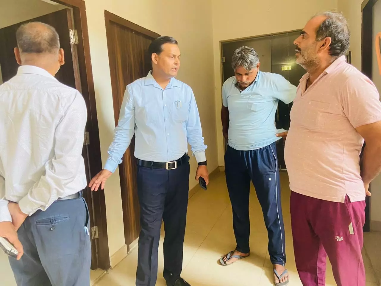 सहायक आयुक्त खाद्य डा. चमन लाल ने शिवा ढाबा का किया औचक निरीक्षण