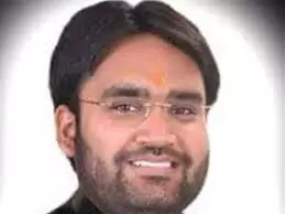 पूर्व चेयरमैन पारस जैन की जमानत खारिज, कोर्ट में करना पड़ा सरेंडर पूर्व चेयरमैन पारस जैन की जमानत खारिज, कोर्ट में करना पड़ा सरेंडर