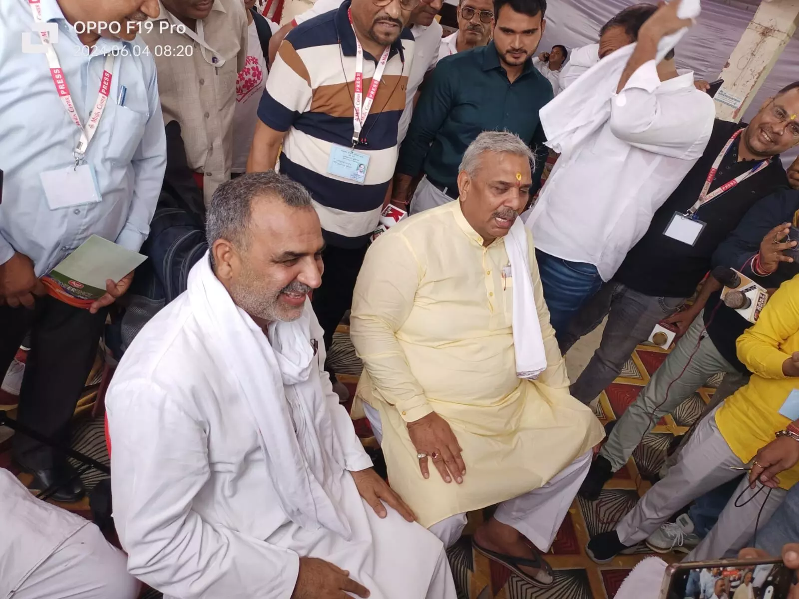 संजीव बालियान से मिलकर बोले हरेंद्र मलिक अब नहीं लडूंगा कोई भी चुनाव