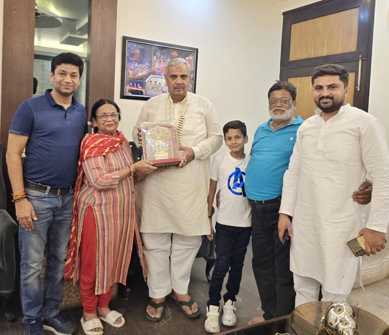 भाजपा की अंजू से मिले सपा सांसद हरेन्द्र मलिक