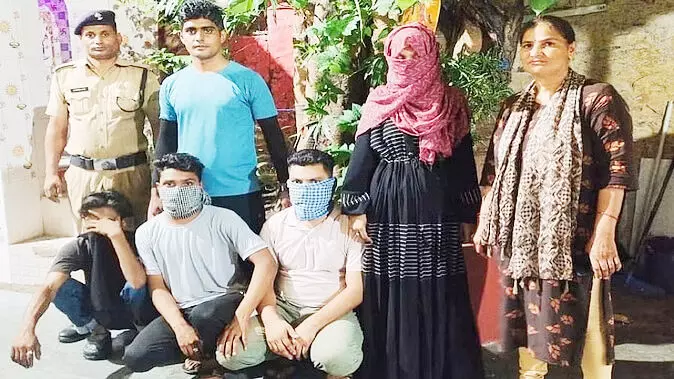 मुजफ्फरनगर के युवक ने हल्द्वानी से कराया दो नाबालिग लड़कियों का अपहरण मुजफ्फरनगर के युवक ने हल्द्वानी से कराया दो नाबालिग लड़कियों का अपहरण