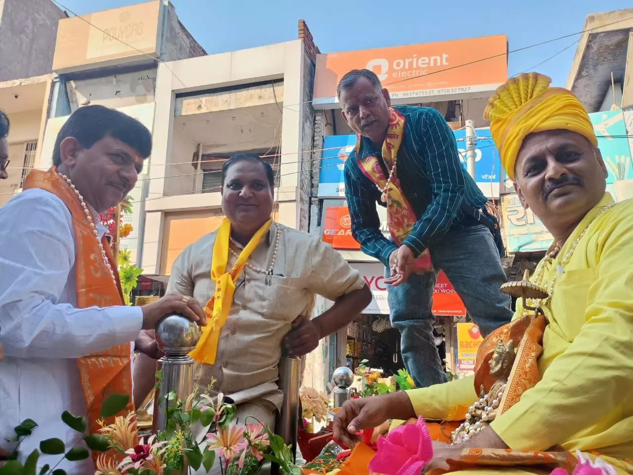 धूमधाम से नगर में निकाली महाराजा अग्रसैन की शोभायात्रा धूमधाम से नगर में निकाली महाराजा अग्रसैन की शोभायात्रा