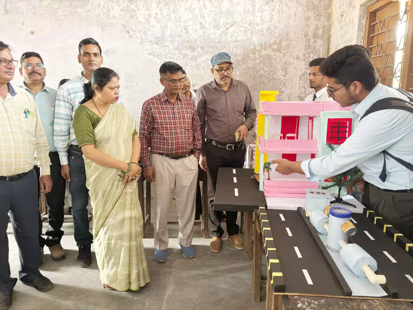 विज्ञान प्रदर्शनी में बाल वैज्ञानिकों ने साबित की अपनी प्रतिभा विज्ञान प्रदर्शनी में बाल वैज्ञानिकों ने साबित की अपनी प्रतिभा
