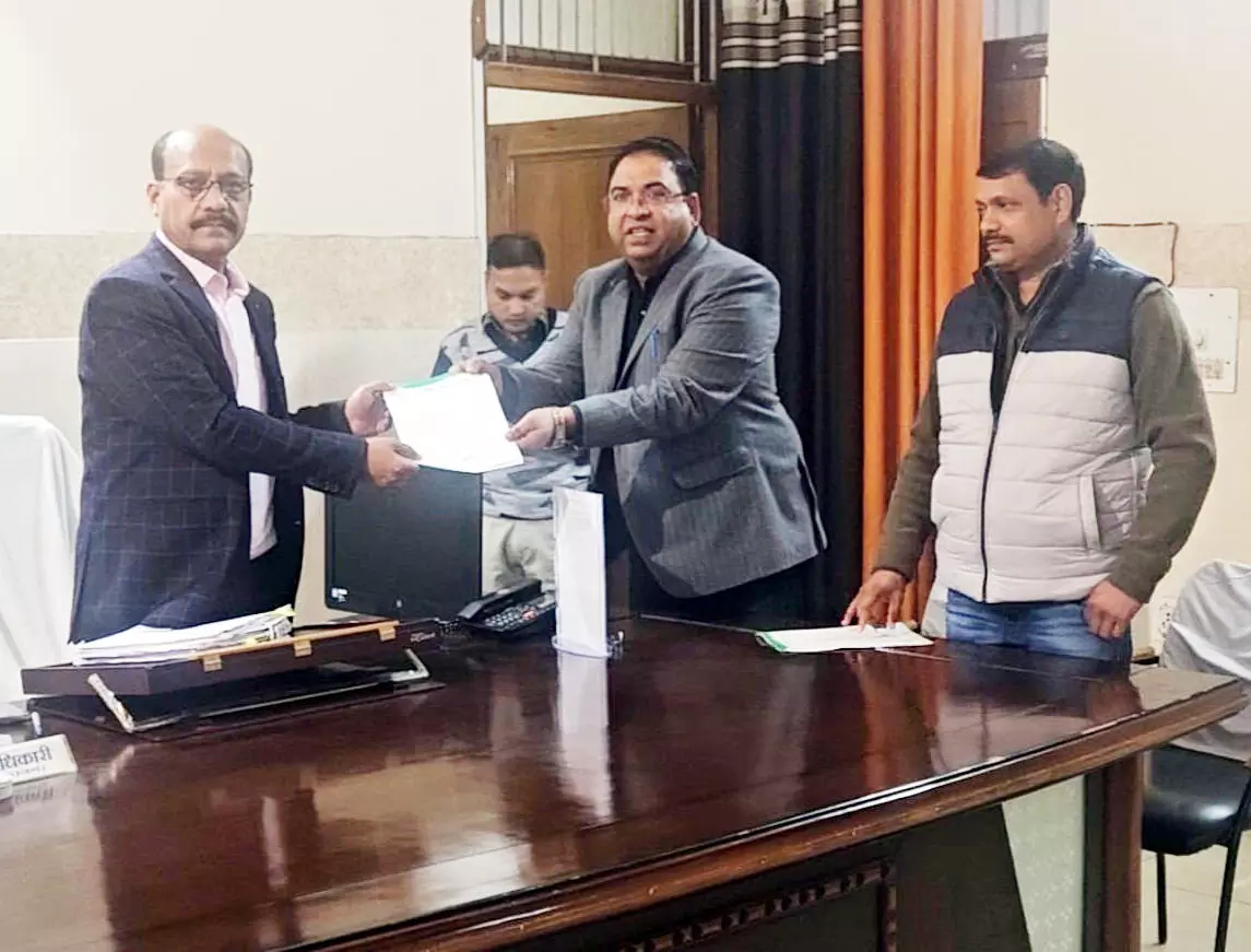 जहीर फारूकी ने डीएम से पुरकाजी में मांगा इंटर कॉलेज, खुद देंगे डेढ़ करोड़ की जमीन जहीर फारूकी ने डीएम से पुरकाजी में मांगा इंटर कॉलेज, खुद देंगे डेढ़ करोड़ की जमीन