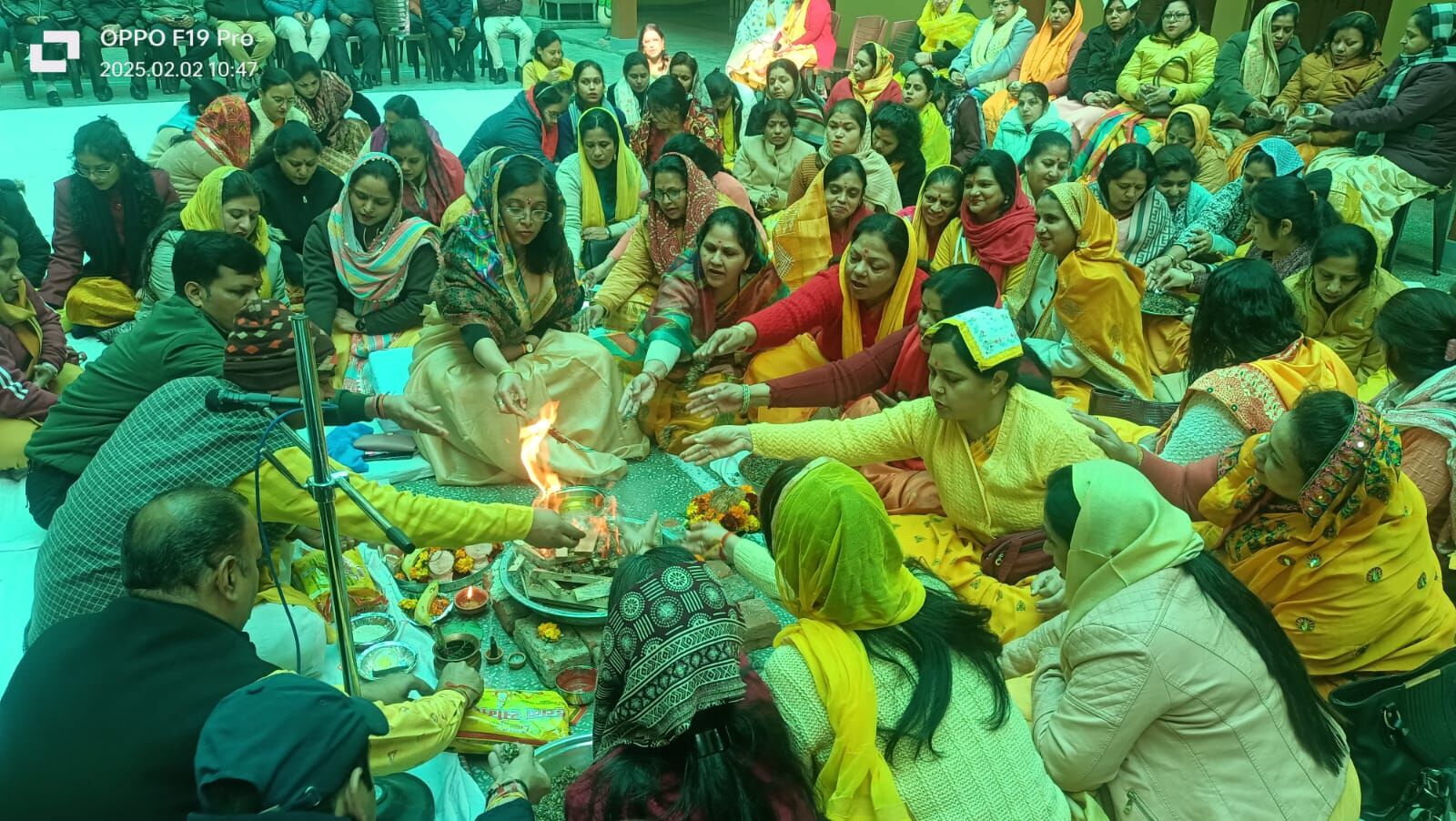 एम.जी. पब्लिक स्कूल में आस्था और उल्लास से हुआ बसंत का स्वागत