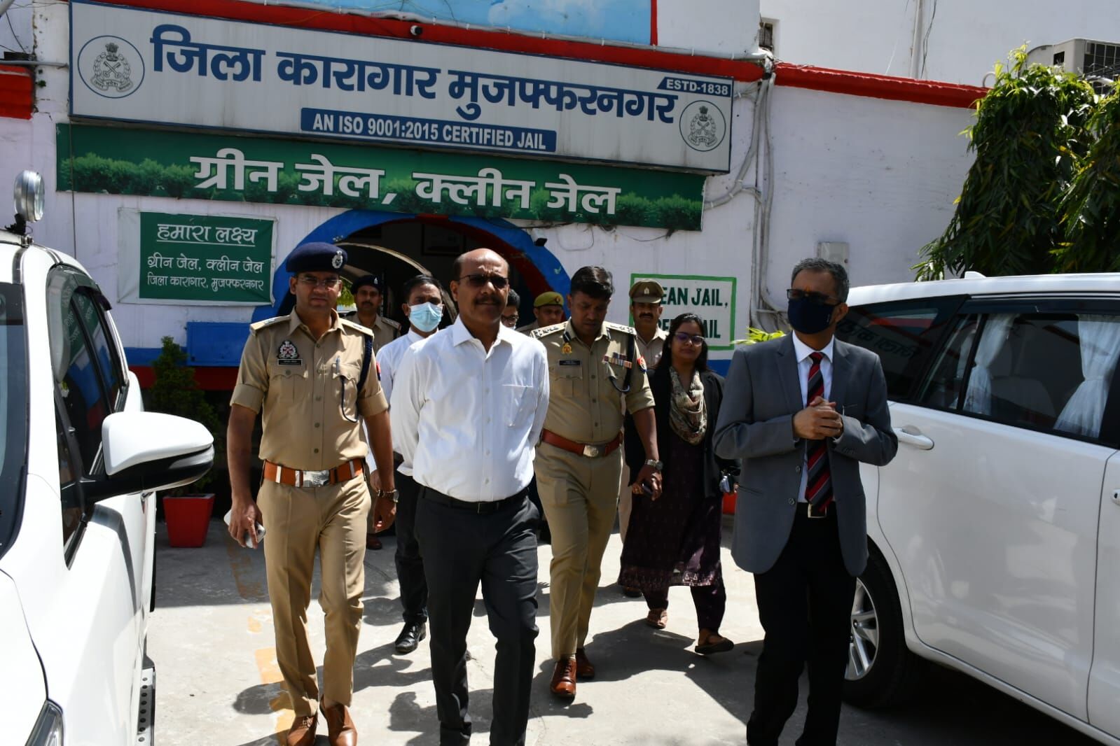 जिला कारागार का औचक निरीक्षण कर अफसरों ने बंदियों ने जाना सूरत-ए-हाल