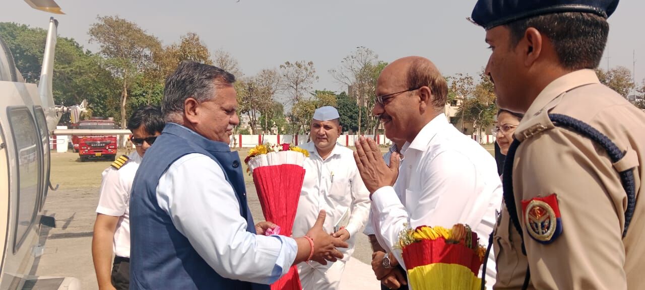 MUZAFFARNAGAR-कैंपा कोला की फैक्टरी देखने जमालपुर पहुंचे मुख्य सचिव