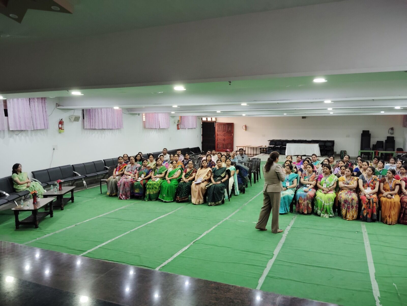 एम.जी. पब्लिक स्कूल में करियर काउंसलिंग और रोजगार कौशल पर सेमिनार