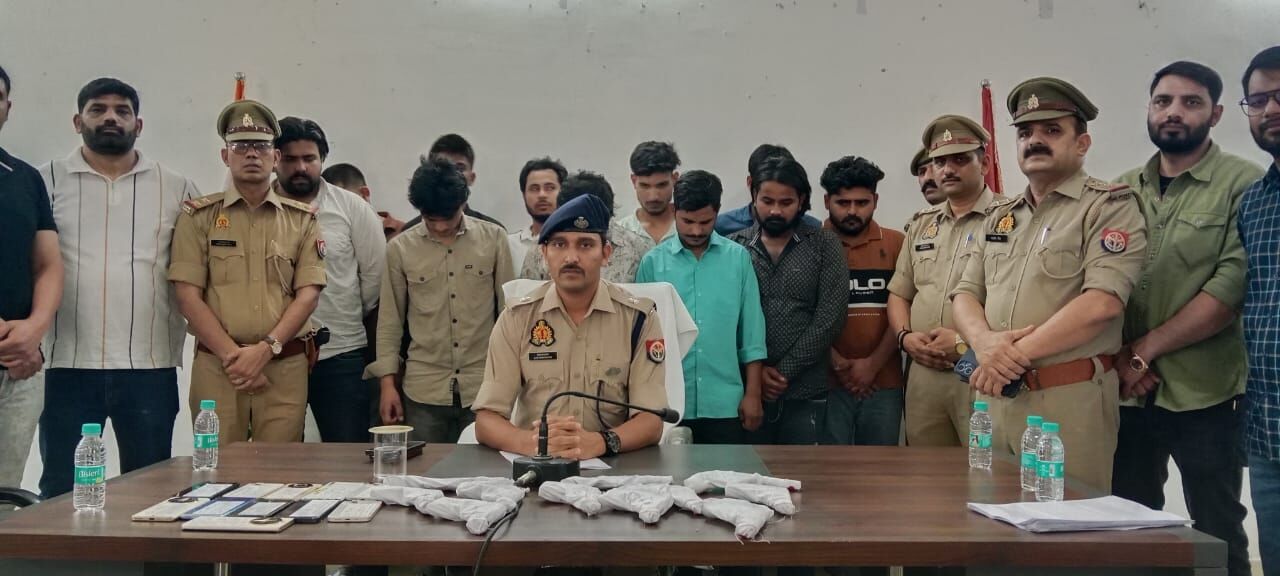 अवैध हथियारों की तस्करी का भंड़ाफोड़, 11 सौदागर गिरफ्तार